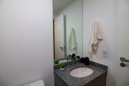 Banheiro de kitnet/studio à venda com 1 quarto, 24m² em Santo Amaro, São Paulo