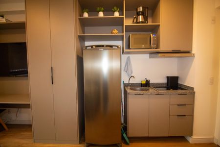 Cozinha de kitnet/studio à venda com 1 quarto, 24m² em Santo Amaro, São Paulo