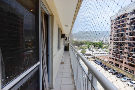 Apartamento à venda com 85m², 3 quartos e 1 vaga Apartamento à venda com 85m², 3 quartos e 1 vagaSala