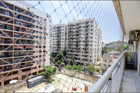 Apartamento à venda com 85m², 3 quartos e 1 vaga Apartamento à venda com 85m², 3 quartos e 1 vagaSala