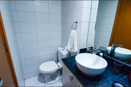 Apartamento à venda com 85m², 3 quartos e 1 vaga Apartamento à venda com 85m², 3 quartos e 1 vagaBanheiro Social