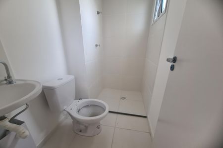 Banheiro Social de kitnet/studio para alugar com 1 quarto, 19m² em Vila Ema, São Paulo
