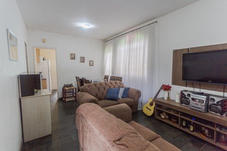 Sala de casa à venda com 2 quartos, 200m² em Esplanada, Belo Horizonte