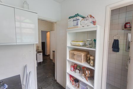 Casa à venda com 200m², 2 quartos e 2 vagas Casa à venda com 200m², 2 quartos e 2 vagasQuarto de Serviço