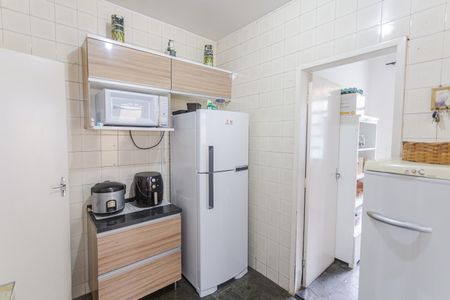 Casa à venda com 200m², 2 quartos e 2 vagas Casa à venda com 200m², 2 quartos e 2 vagasCozinha