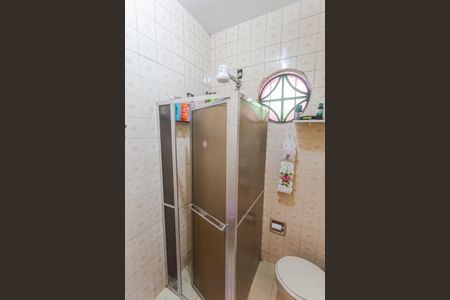 Casa à venda com 200m², 2 quartos e 2 vagas Casa à venda com 200m², 2 quartos e 2 vagasBanheiro Social