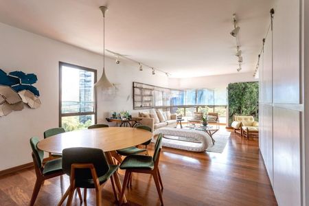 Apartamento à venda com 3 quartos, 179m² em Moema, São Paulo