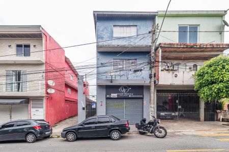 Fachada de casa para alugar com 1 quarto, 55m² em Jardim Julio, Barueri