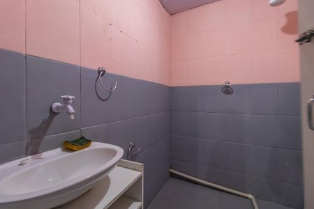 Banheiro de casa para alugar com 1 quarto, 55m² em Jardim Julio, Barueri