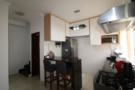 Sala / Cozinha de casa à venda com 2 quartos, 155m² em Parque Peruche, São Paulo