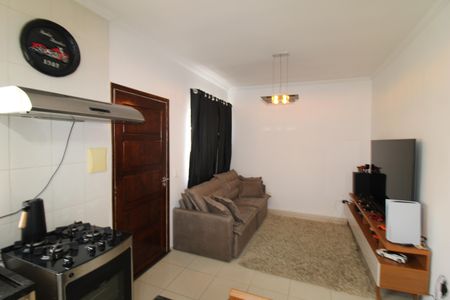 Sala / Cozinha de casa à venda com 2 quartos, 155m² em Parque Peruche, São Paulo