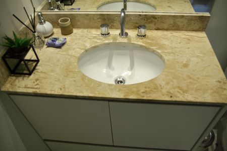 Apartamento à venda com 93m², 2 quartos e 2 vagasBanheiro Social 