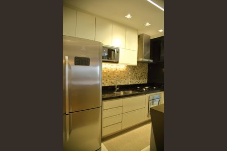 Apartamento à venda com 93m², 2 quartos e 2 vagasCozinha 