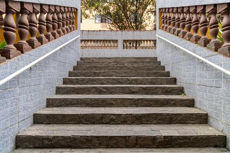 Apartamento à venda com 77m², 2 quartos e sem vagaEscada