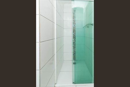 Banheiro de apartamento para alugar com 1 quarto, 36m² em Santa Maria Goretti, Porto Alegre