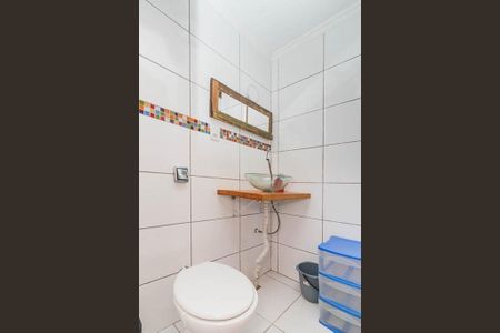 Banheiro de apartamento para alugar com 1 quarto, 36m² em Santa Maria Goretti, Porto Alegre