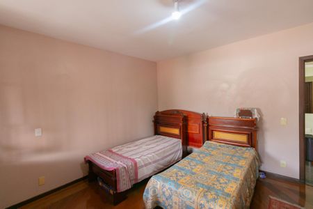 Casa à venda com 470m², 4 quartos e 4 vagas