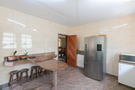 Casa à venda com 470m², 4 quartos e 4 vagas