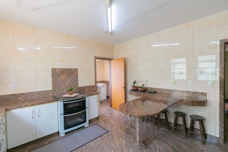 Casa à venda com 470m², 4 quartos e 4 vagas