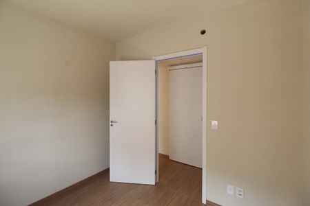 Quarto 1 de apartamento para alugar com 2 quartos, 50m² em Parque Santa Fé, Porto Alegre