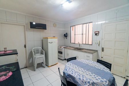 Casa à venda com 105m², 2 quartos e 2 vagasCozinha