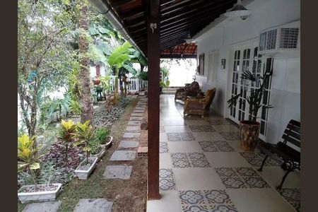 Casa à venda com 500m², 8 quartos e sem vaga