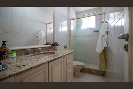 Apartamento à venda com 120m², 3 quartos e 1 vaga Apartamento à venda com 120m², 3 quartos e 1 vagaBanheiro Suíte