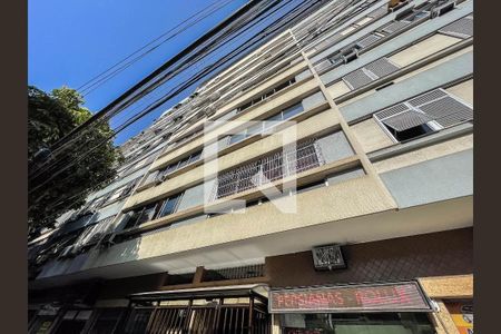 Apartamento à venda com 120m², 3 quartos e 1 vaga Apartamento à venda com 120m², 3 quartos e 1 vagaFachada