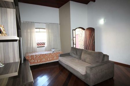 Casa à venda com 3 quartos, 150m² em Vila Camilópolis, Santo André