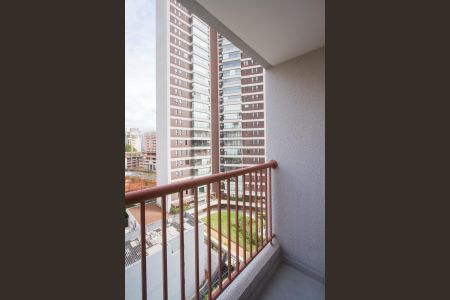 Varanda de kitnet/studio para alugar com 1 quarto, 25m² em Jardim das Acacias, São Paulo