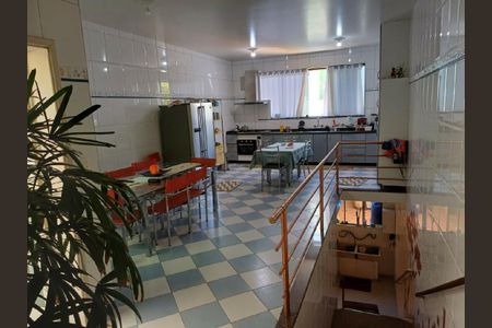 Casa à venda com 3 quartos, 165m² em Parque das Nações, Santo André