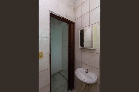 Banheiro de casa para alugar com 1 quarto, 37m² em Vila Nova Curuca, São Paulo