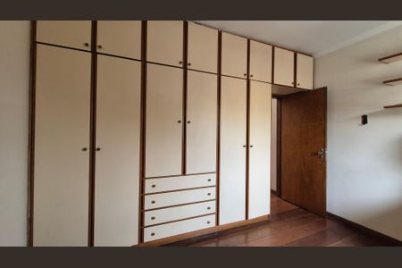 Casa à venda com 420m², 4 quartos e 4 vagasQuarto