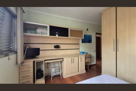 Casa à venda com 420m², 4 quartos e 4 vagasSuíte