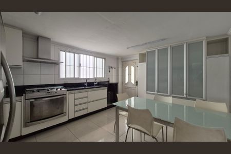 Casa à venda com 420m², 4 quartos e 4 vagasCozinha