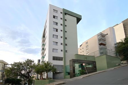 Apartamento à venda com 90m², 3 quartos e 2 vagas Apartamento à venda com 90m², 3 quartos e 2 vagasFachada