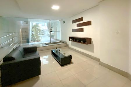 Apartamento à venda com 90m², 3 quartos e 2 vagas Apartamento à venda com 90m², 3 quartos e 2 vagasÁrea comum - Hall