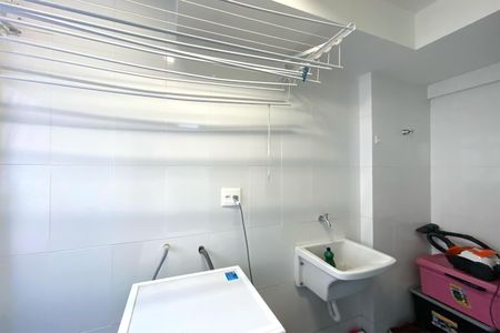 Apartamento à venda com 90m², 3 quartos e 2 vagas Apartamento à venda com 90m², 3 quartos e 2 vagasÁrea de Serviço