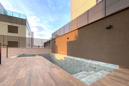 Apartamento à venda com 90m², 3 quartos e 2 vagas Apartamento à venda com 90m², 3 quartos e 2 vagasÁrea comum - Piscina