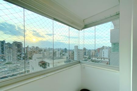 Apartamento à venda com 90m², 3 quartos e 2 vagas Apartamento à venda com 90m², 3 quartos e 2 vagasVaranda do Quarto 3
