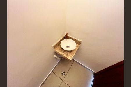 Casa de condomínio à venda com 43m², 2 quartos e 1 vagaLavabo