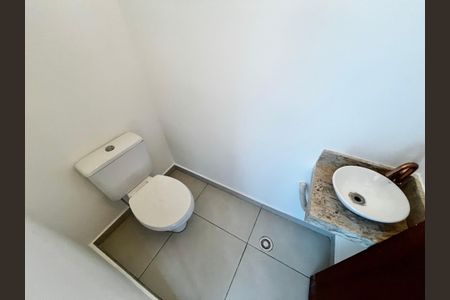 Casa de condomínio à venda com 43m², 2 quartos e 1 vagaLavabo