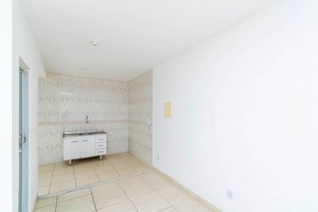 Sala de apartamento para alugar com 2 quartos, 65m² em Brás de Pina, Rio de Janeiro