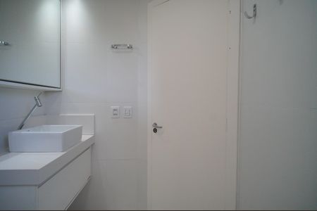 Casa à venda com 182m², 3 quartos e 2 vagasBanheiro da Suíte