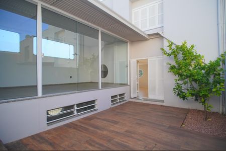 Casa à venda com 182m², 3 quartos e 2 vagasQuintal