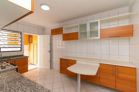 Casa à venda com 86m², 3 quartos e 2 vagasCozinha