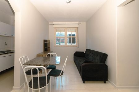 Sala de apartamento para alugar com 1 quarto, 42m² em Petrópolis, Porto Alegre