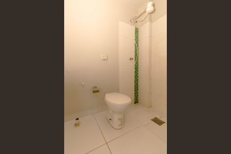 Banheiro de apartamento para alugar com 1 quarto, 42m² em Petrópolis, Porto Alegre