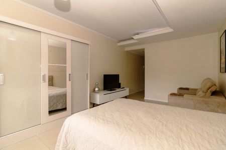 Sala / Quarto  de kitnet/studio para alugar com 1 quarto, 38m² em Cidade Baixa, Porto Alegre