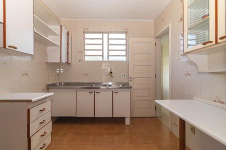 Cozinha de apartamento para alugar com 2 quartos, 80m² em Jardim do Salso, Porto Alegre